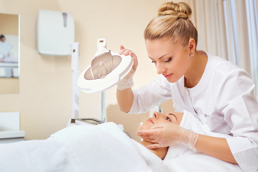 Comprehensive Guide to Securing Scholarships for Cosmetology Students
